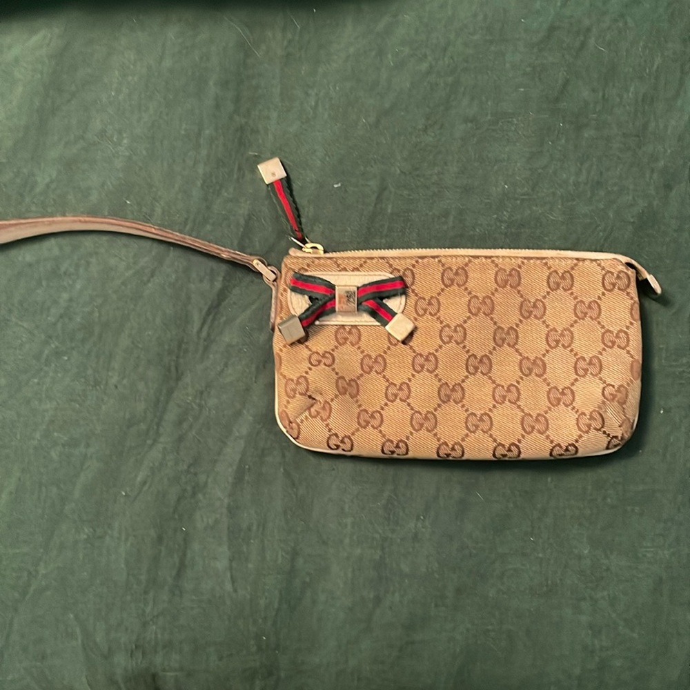 Excellent condition Gucci Clutch